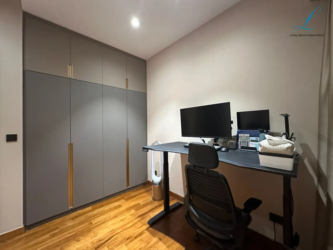 Explore Living - Luxury / Glamorous - Study room - Resale Condo - $300,000