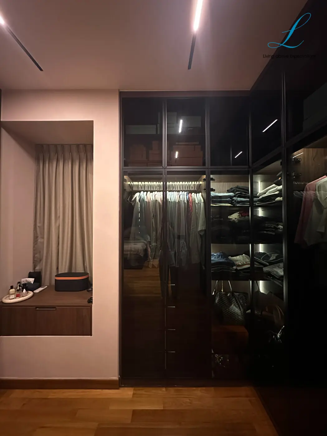 Explore Living - Luxury / Glamorous - Wardrobe - Resale Condo - $300,000