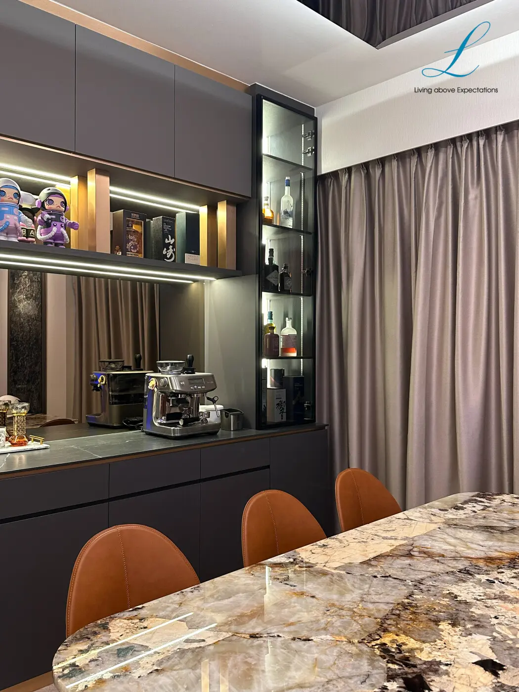 Explore Living - Luxury / Glamorous - Dining area - Resale Condo - $300,000