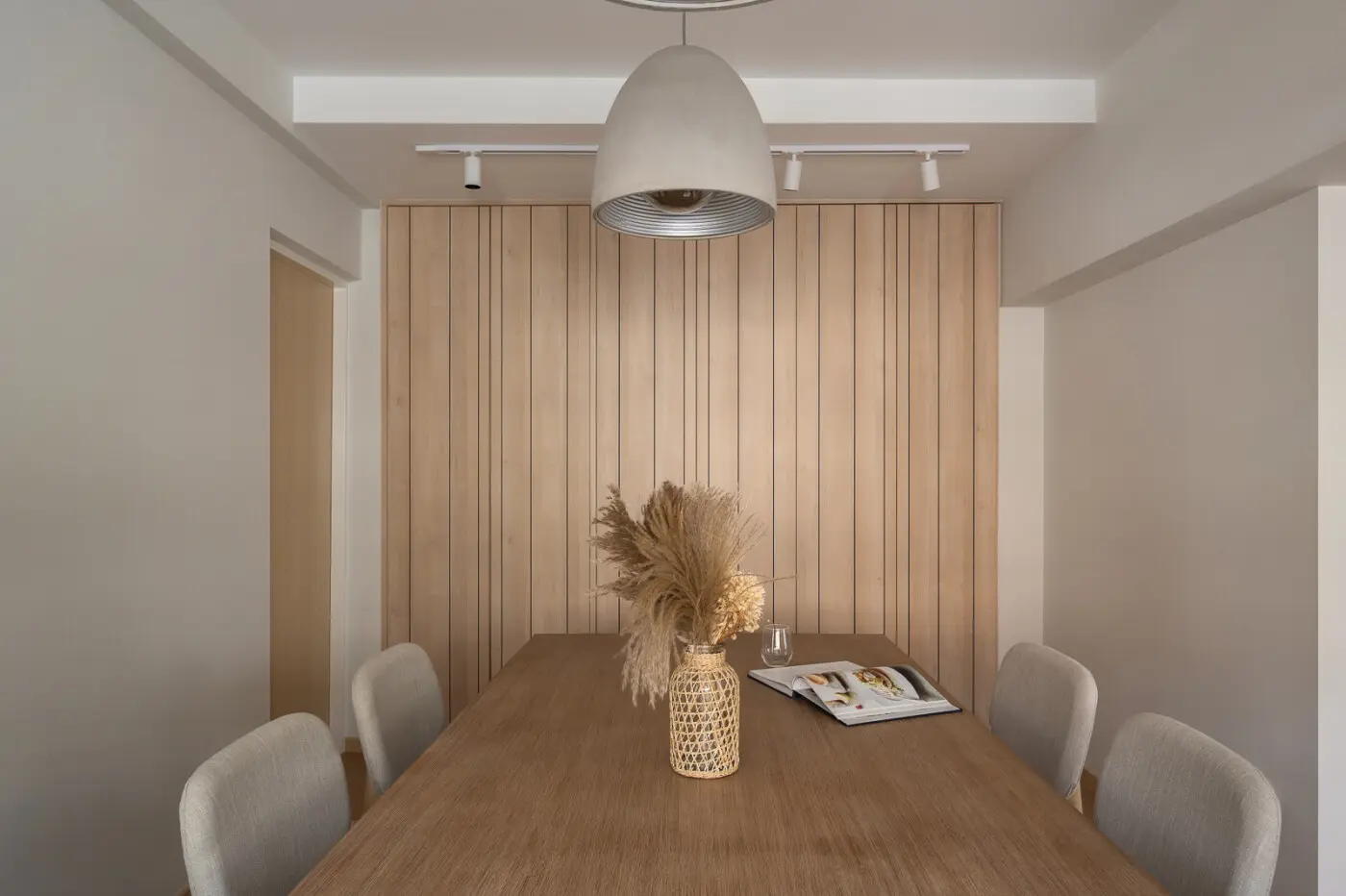 Posh+Space - Minimalistic / Scandinavian - Dining area - Resale HDB - $188,800