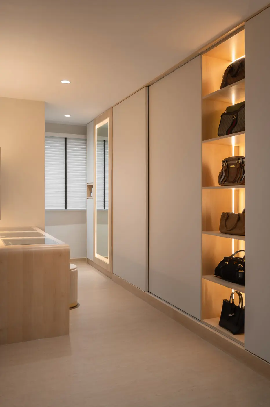 Posh+Space - Minimalistic / Scandinavian - Walk-in closet - Resale HDB - $188,800
