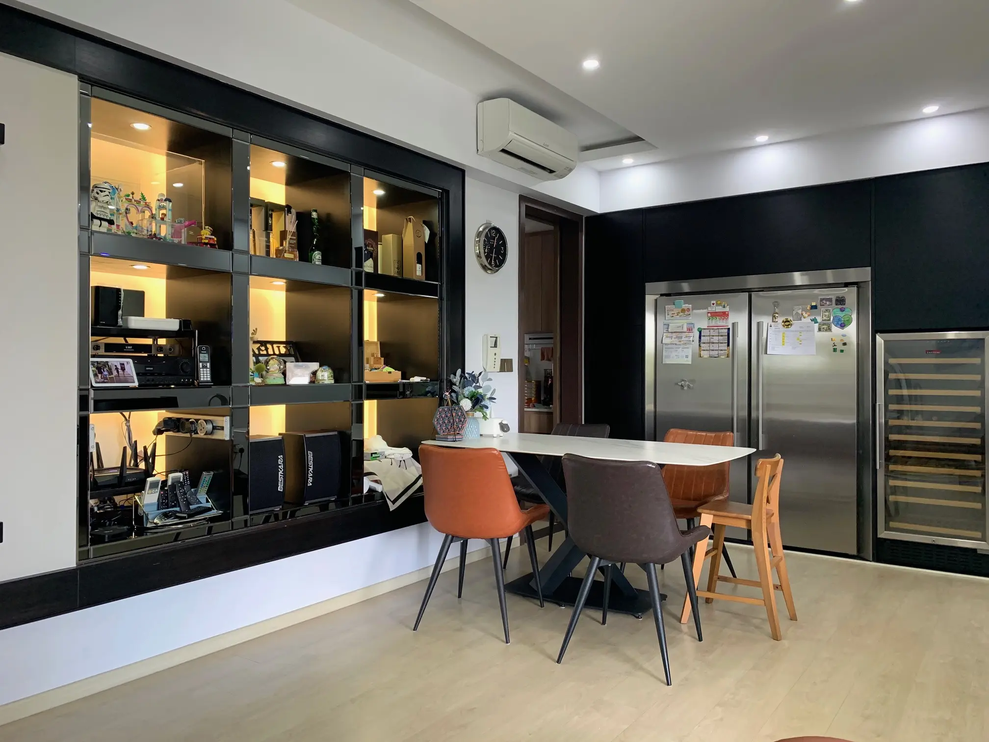 ID Avenue - Modern / Contemporary - DINING - Resale Condo - $48,000