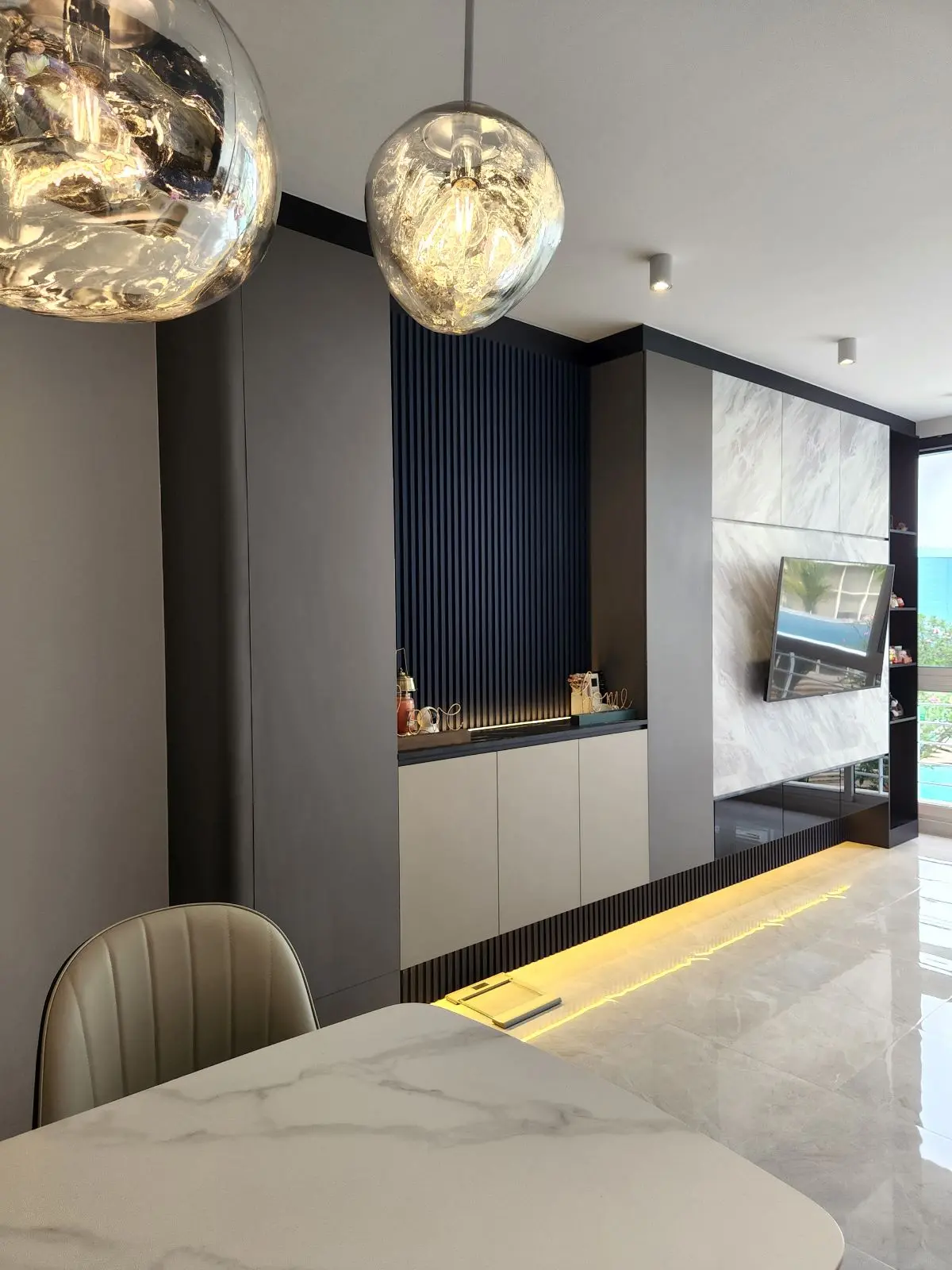 ID Avenue - Modern / Contemporary - Shoe Cabinet - Resale Condo - $135,000