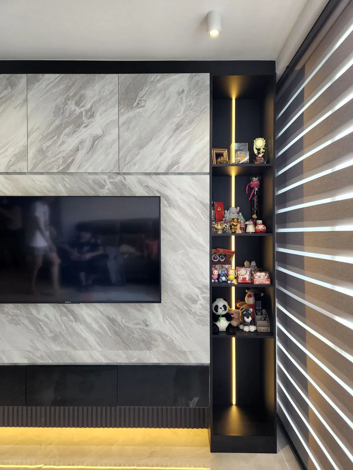 ID Avenue - Modern / Contemporary - TV FEATURE - Resale Condo - $135,000