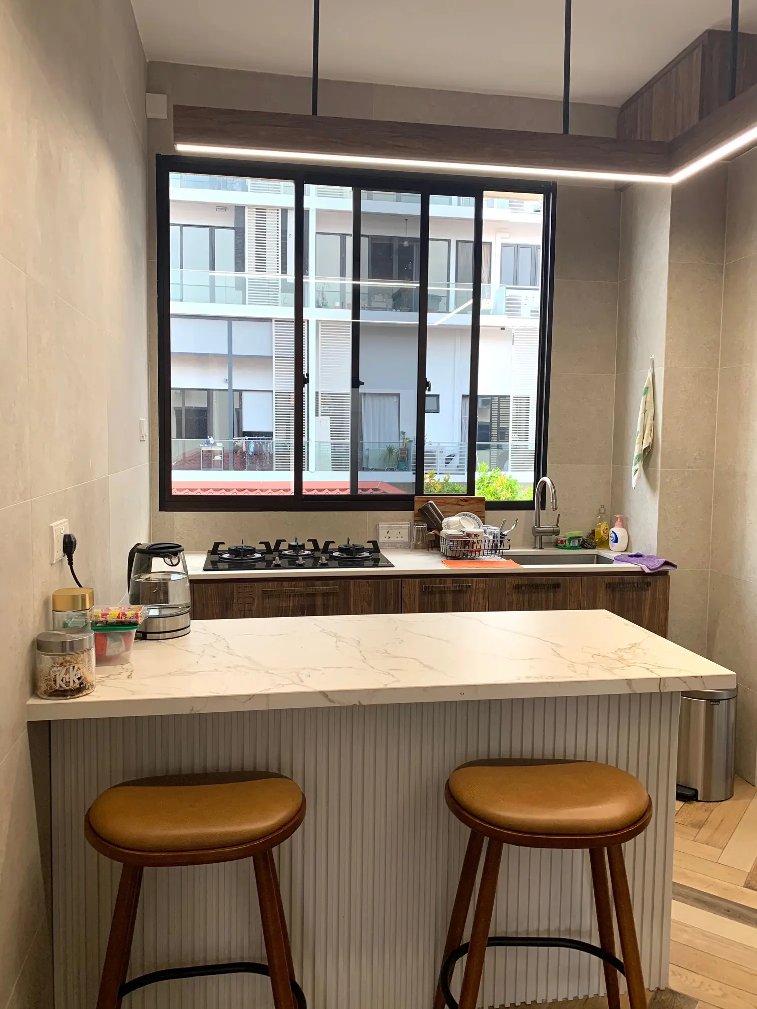 ID Avenue - Modern / Contemporary - KITCHEN - Resale Condo - $135,000