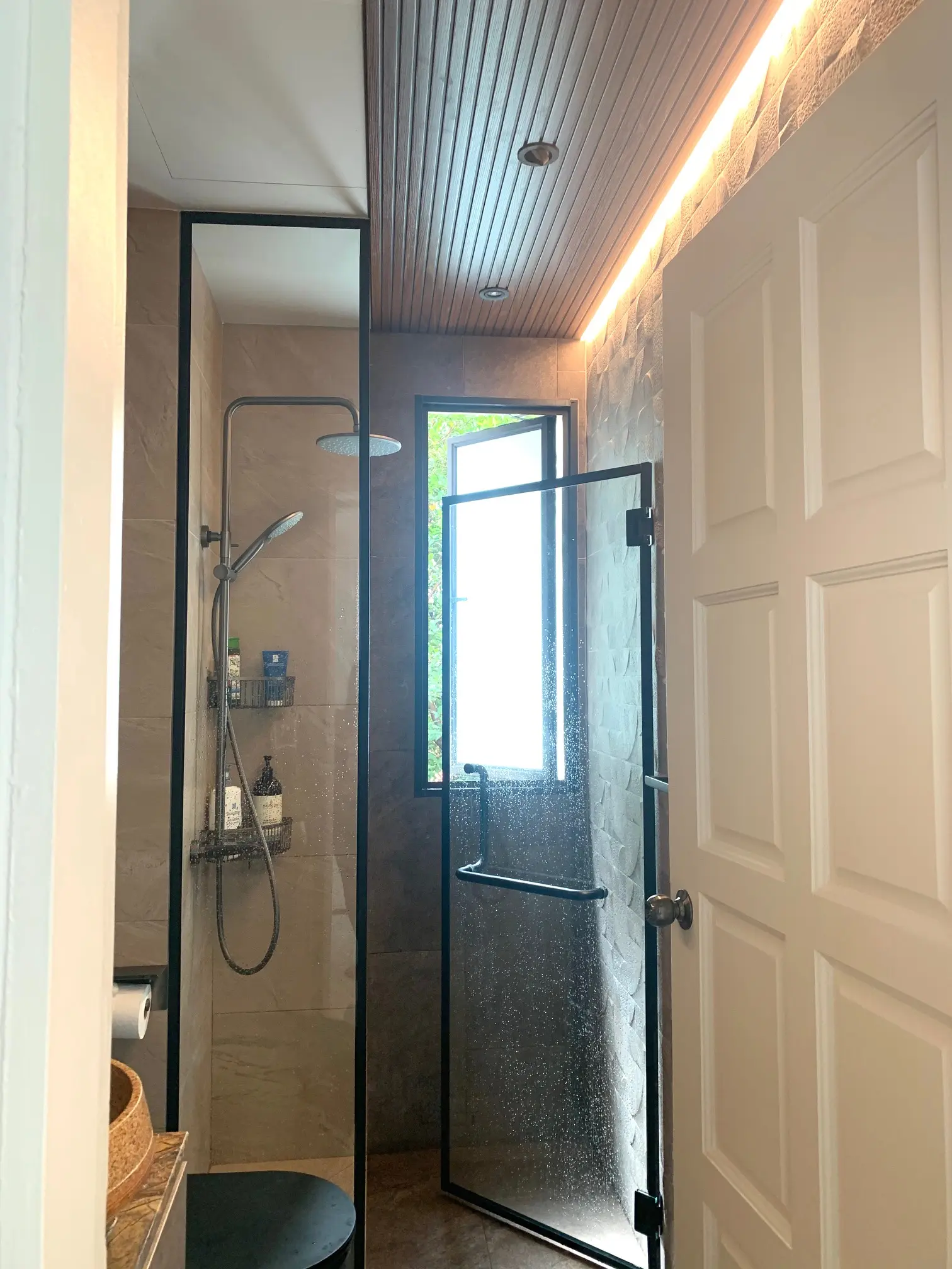 ID Avenue - Modern / Contemporary - BATHROOM 3 - Resale Condo - $135,000