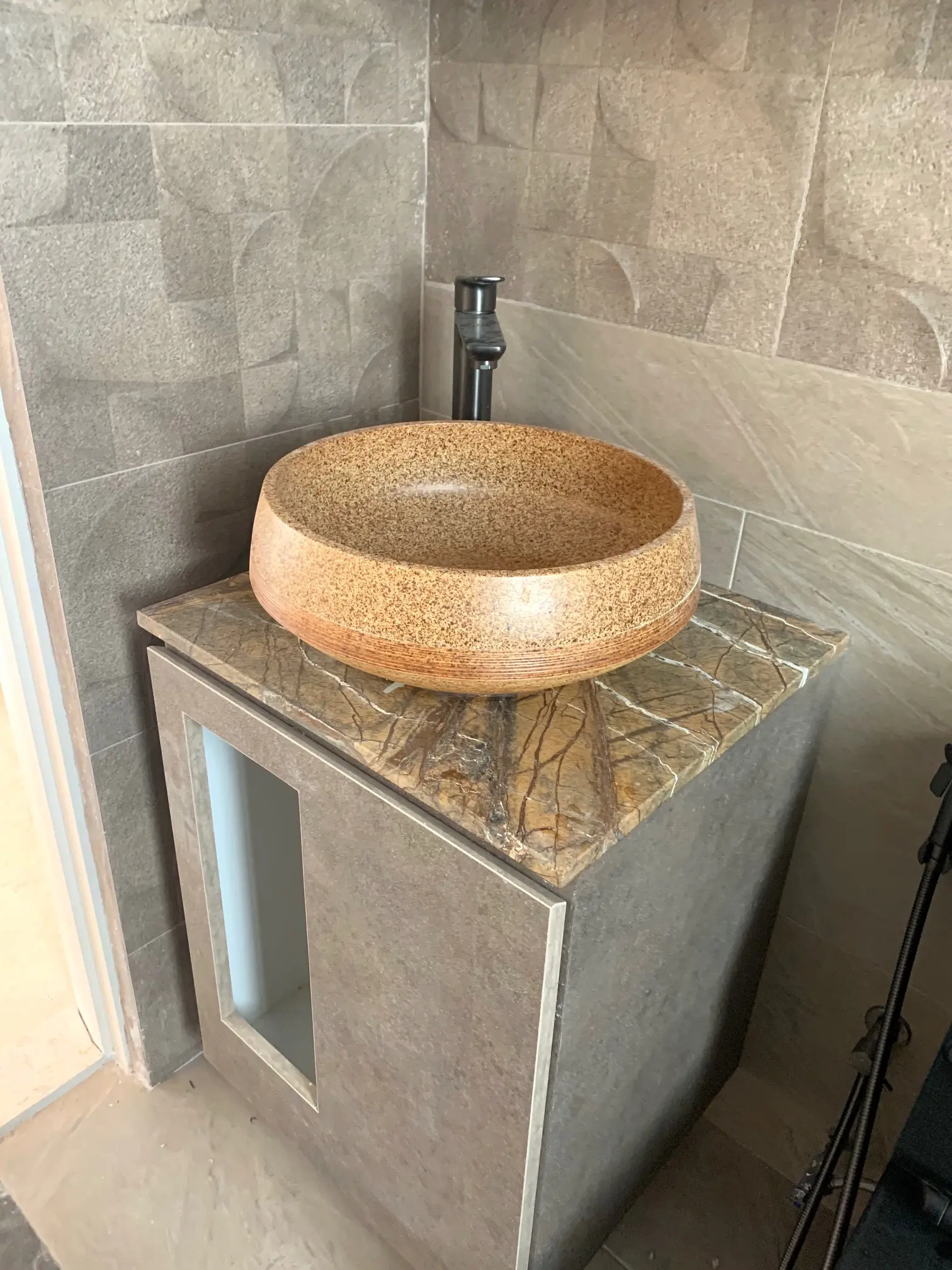 ID Avenue - Modern / Contemporary - BATH3 VANITY - Resale Condo - $135,000