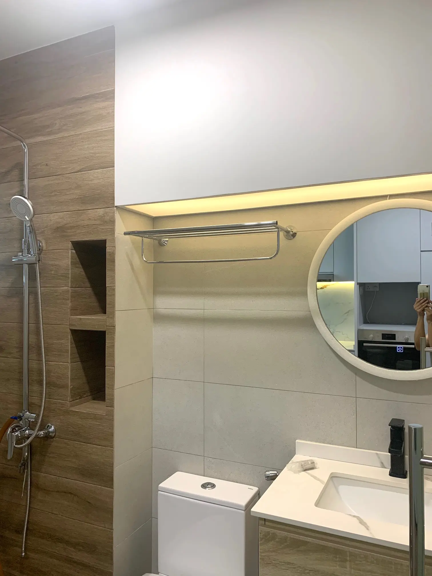 ID Avenue - Minimalistic / Scandinavian - COMMON BATH - Resale HDB - $58,000