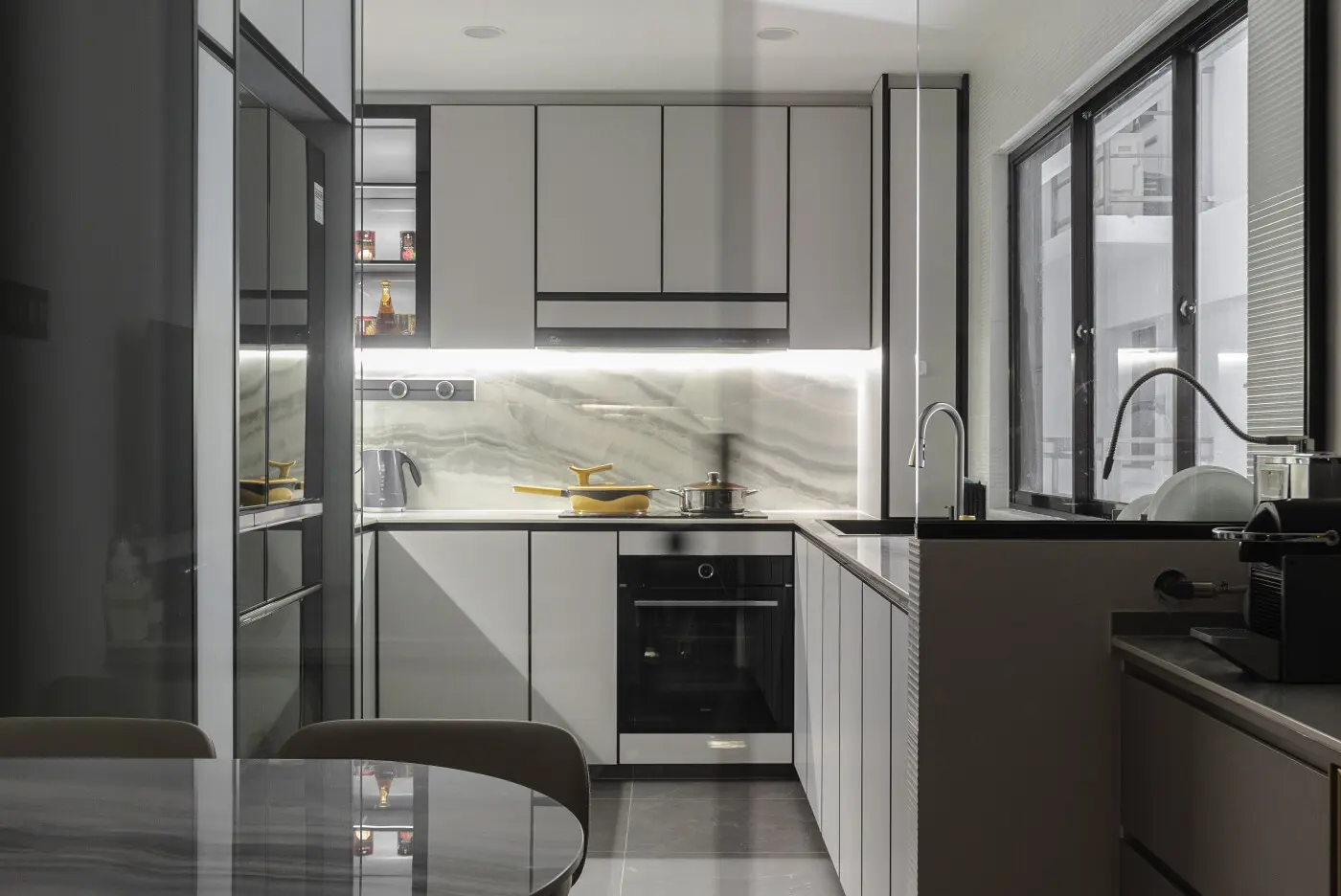 Hatch Design Studio - Luxury / Glamorous -  - Resale HDB - $135,800