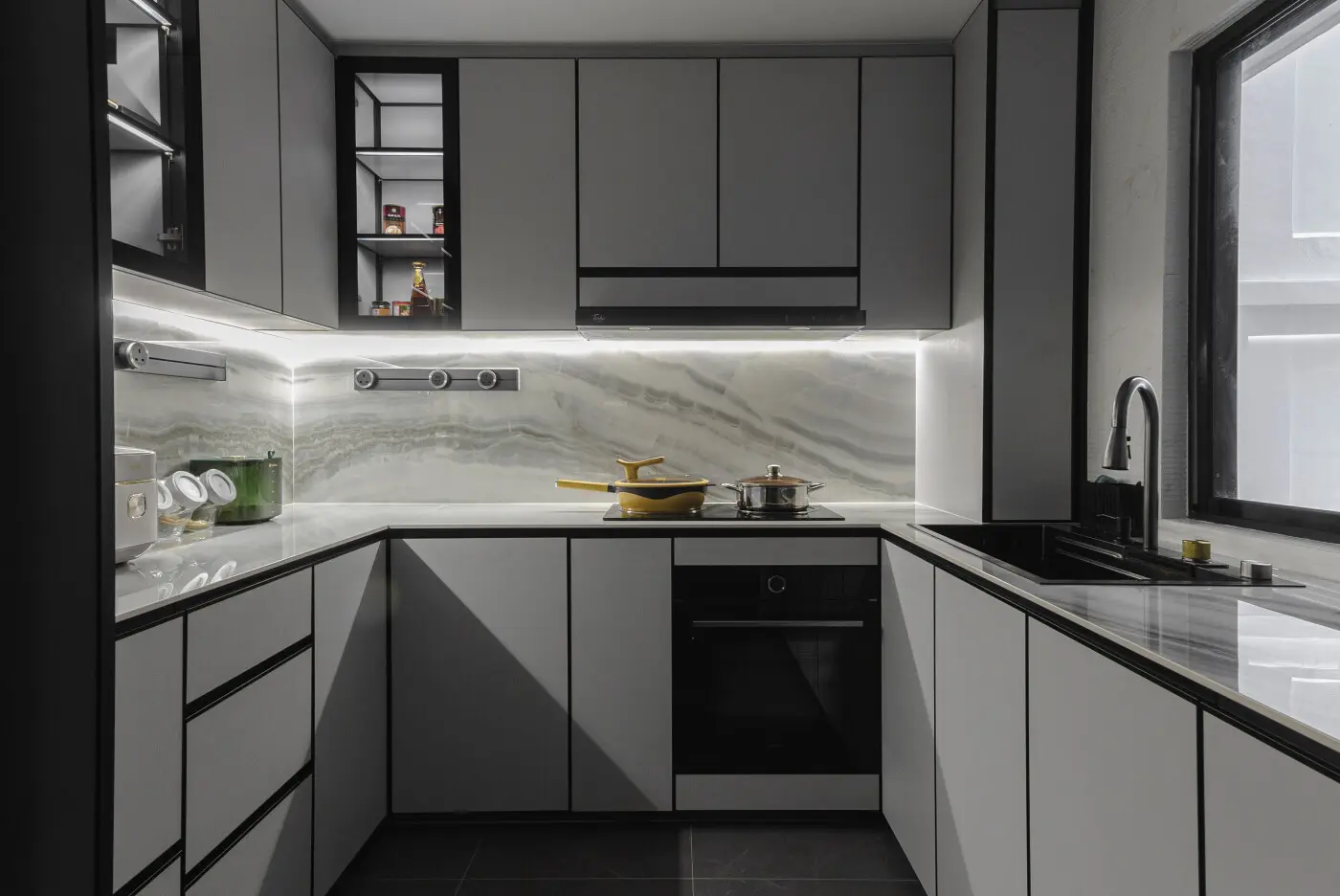 Hatch Design Studio - Luxury / Glamorous -  - Resale HDB - $135,800