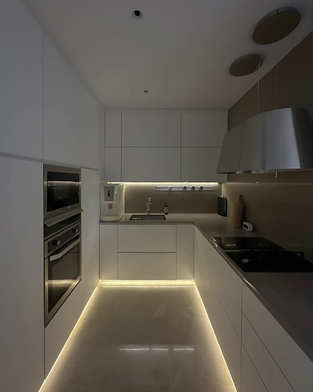 Senso Studio - Modern / Contemporary - Kitchen - Resale Condo - $150,000