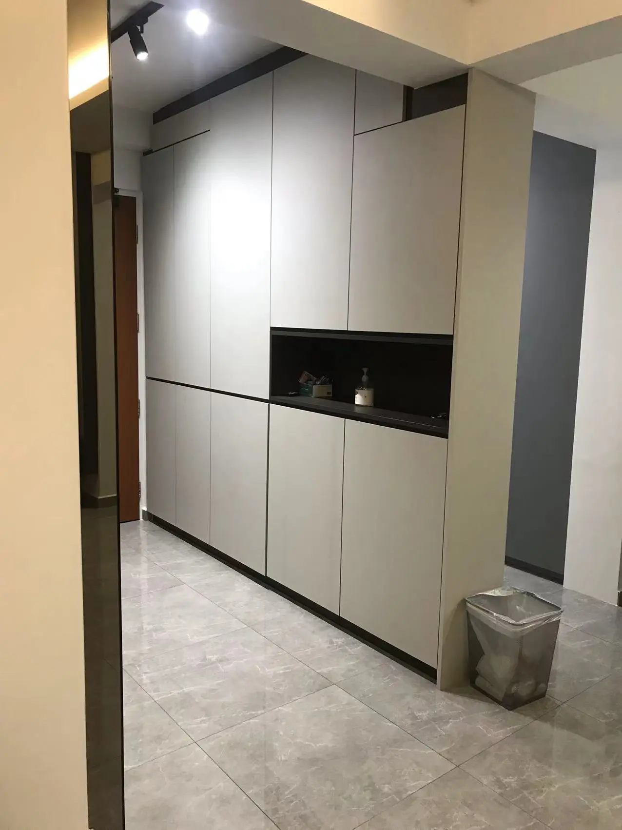 Dimore Studio - Minimalistic / Scandinavian - Foyer Area - Resale HDB - $55,000