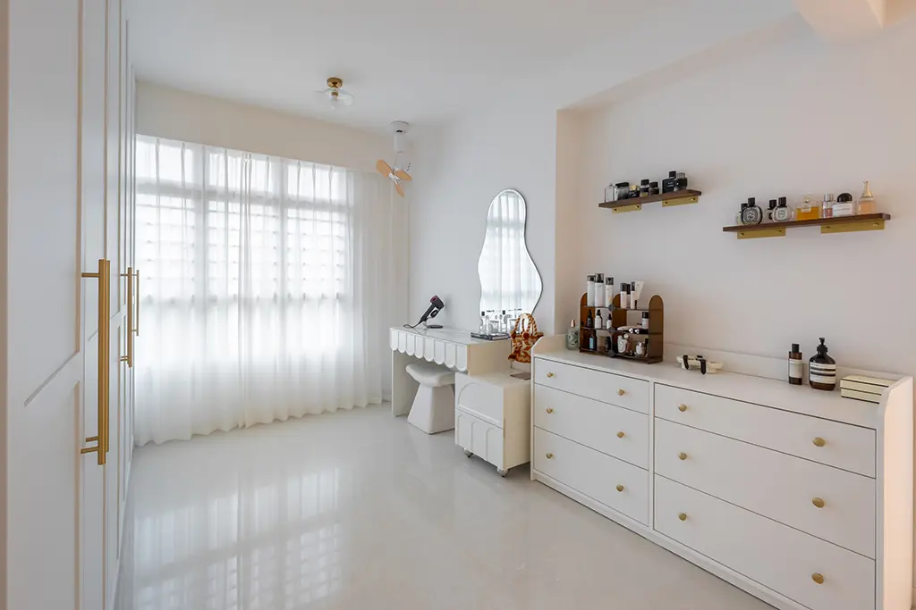 Blank Interior - Modern / Contemporary - Walk-in-Wardrobe 2 - Resale HDB - $25,000