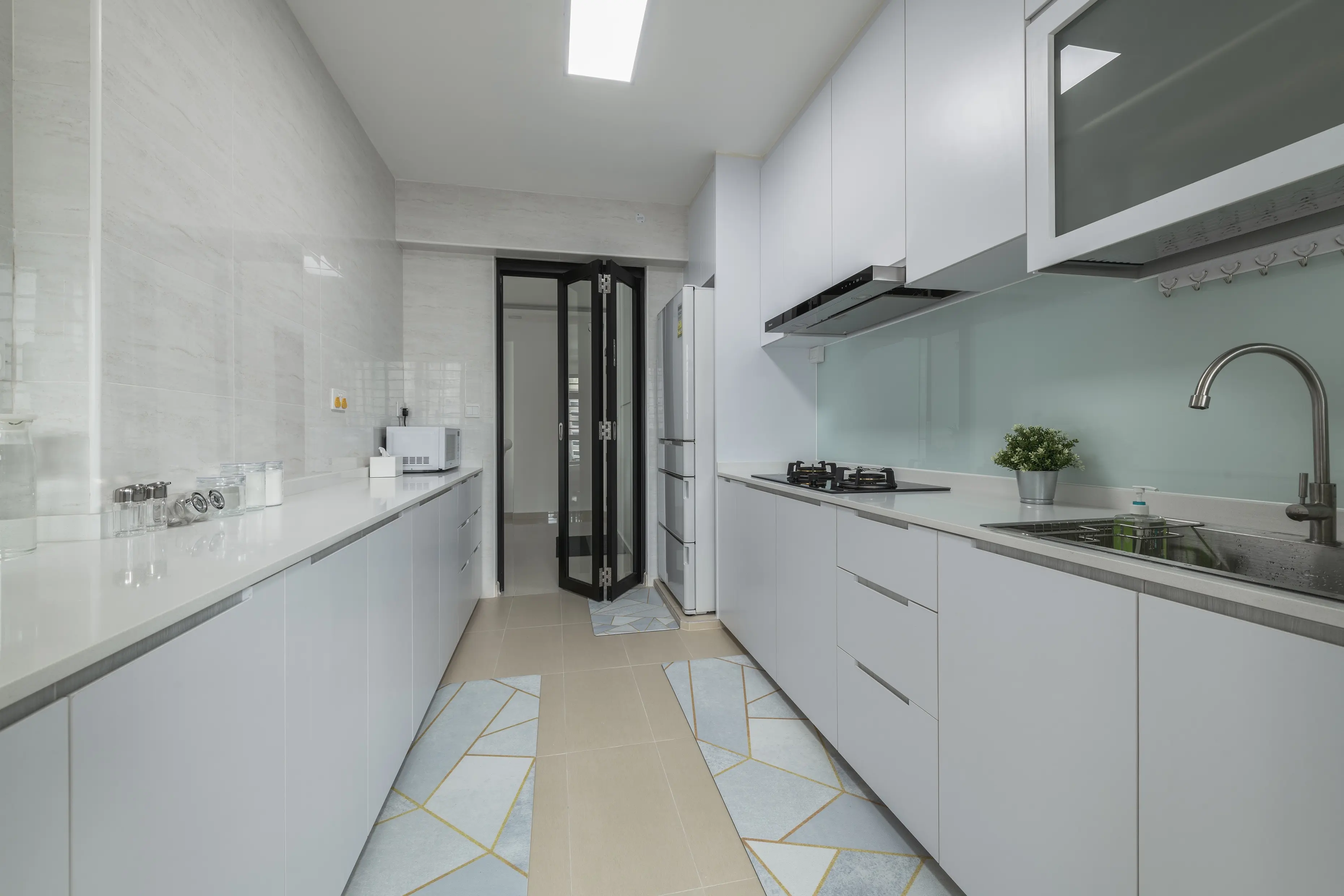 Ideal Haus - Luxury / Glamorous - Kitchen - New HDB - $40,000