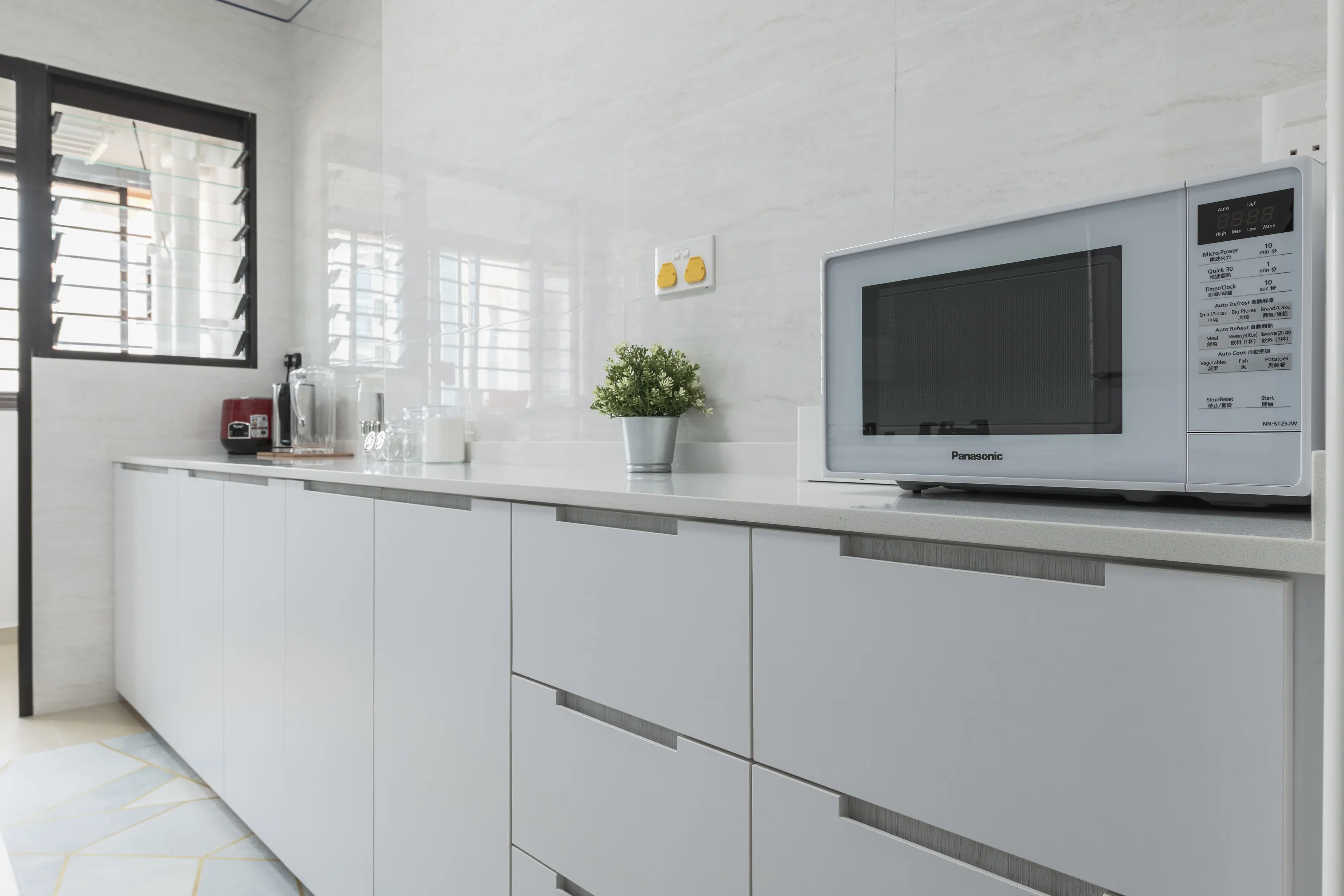 Ideal Haus - Luxury / Glamorous - Kitchen - New HDB - $40,000