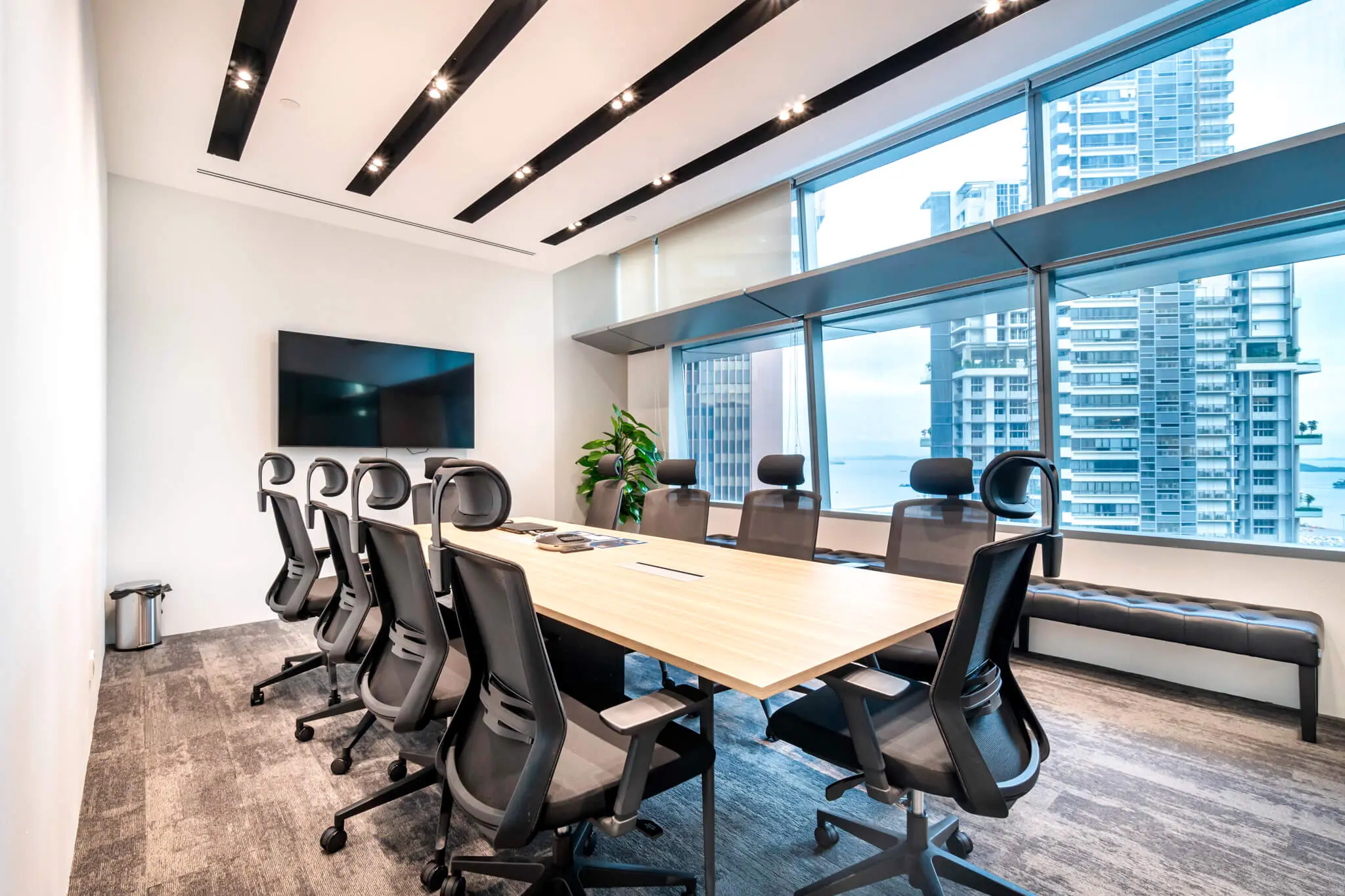 Renologist - Modern / Contemporary - Meeting Room - Resale Commercial - $600,000