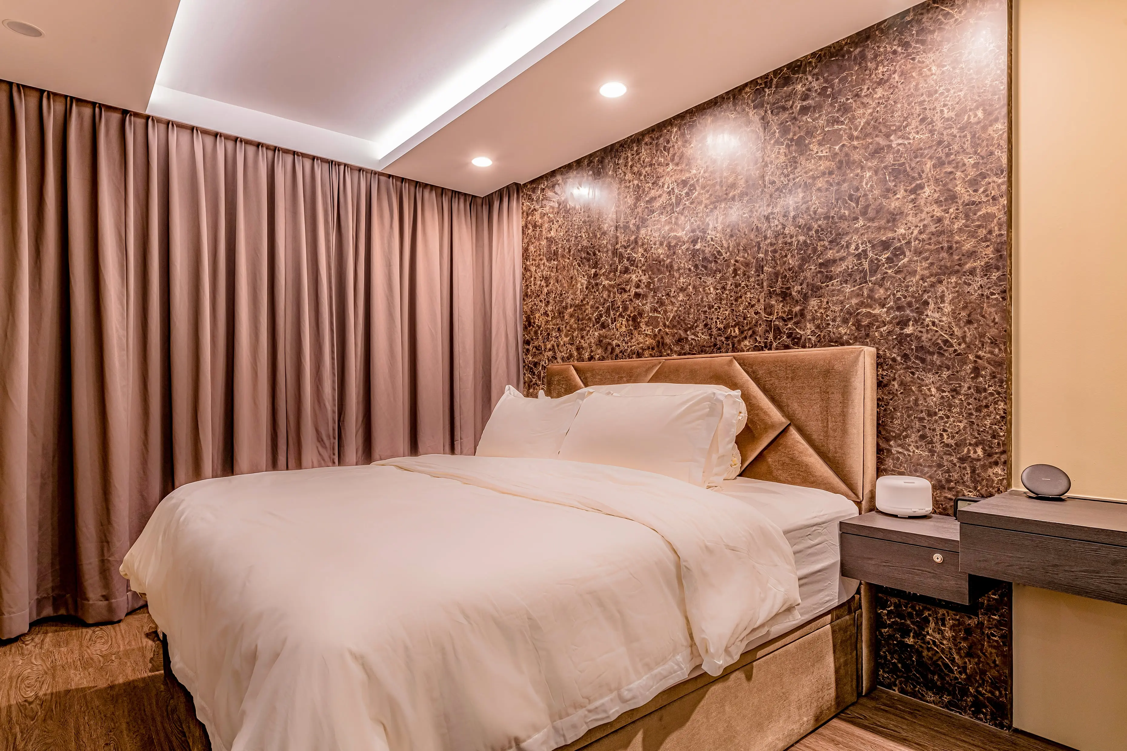 Renologist - Modern / Contemporary - Bedroom - Existing HDB - $30,000