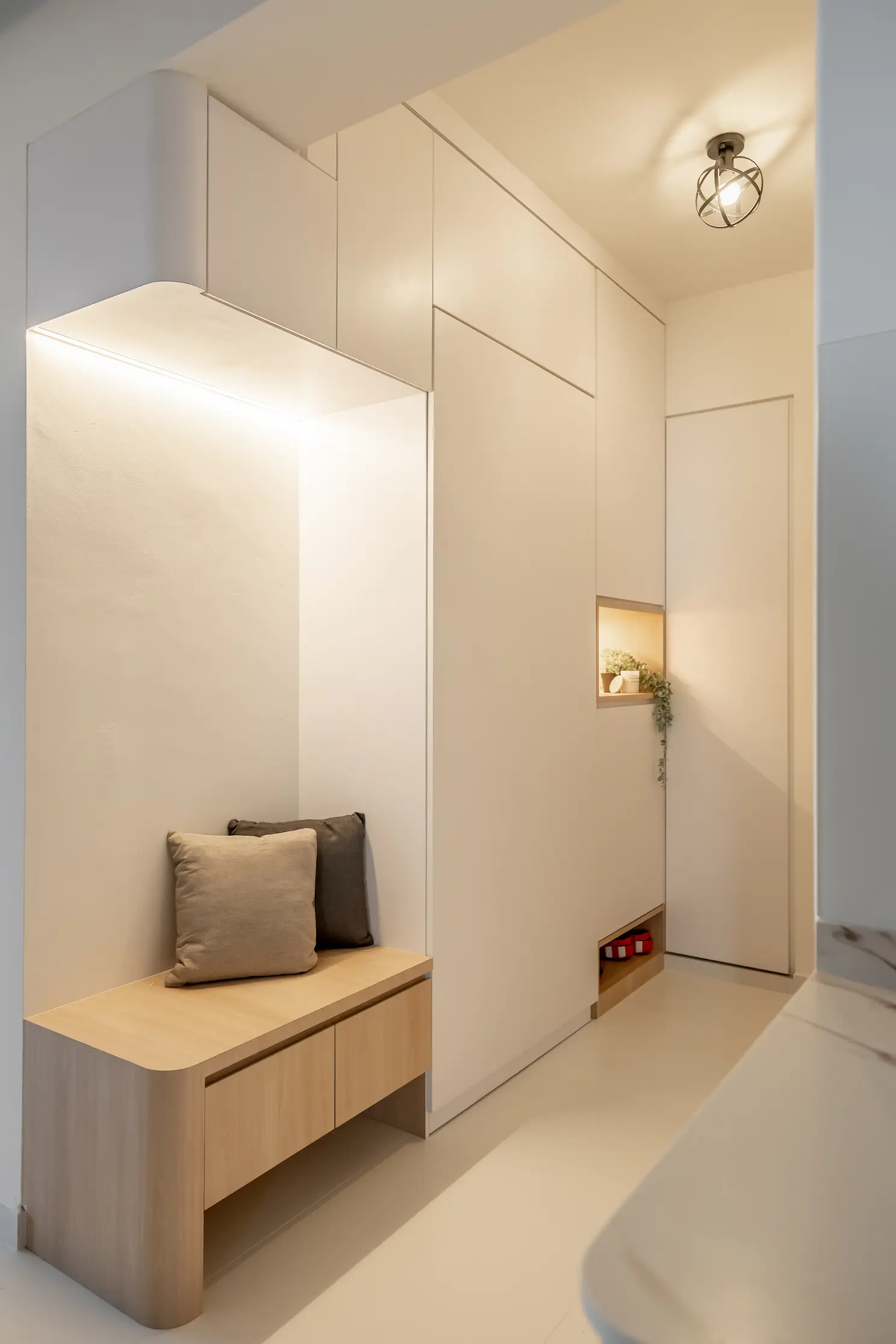 Concrid Interior  - Minimalistic / Scandinavian - Entrance foyer - New HDB - $80,000