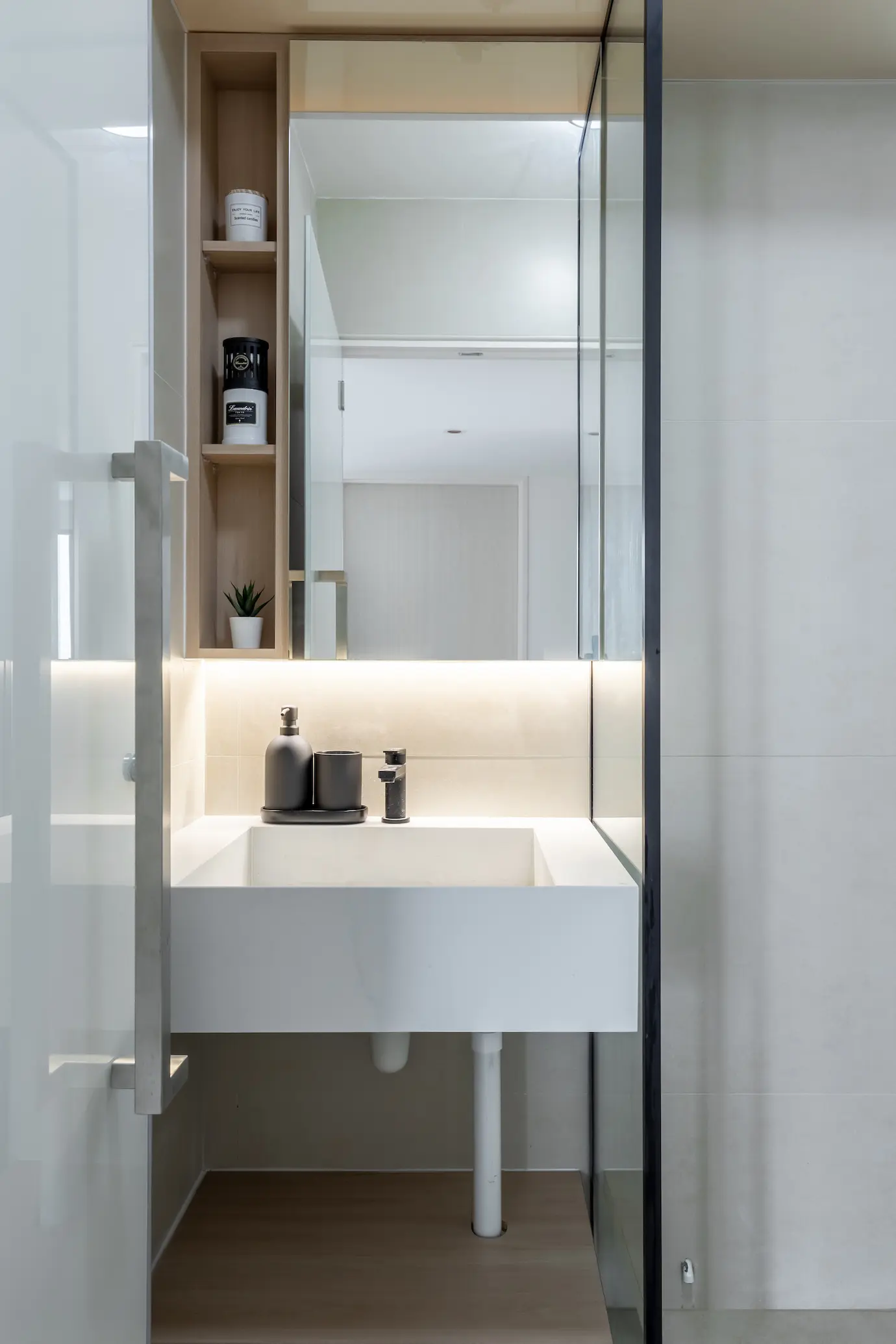 Concrid Interior  - Minimalistic / Scandinavian - Common toilet - New HDB - $80,000