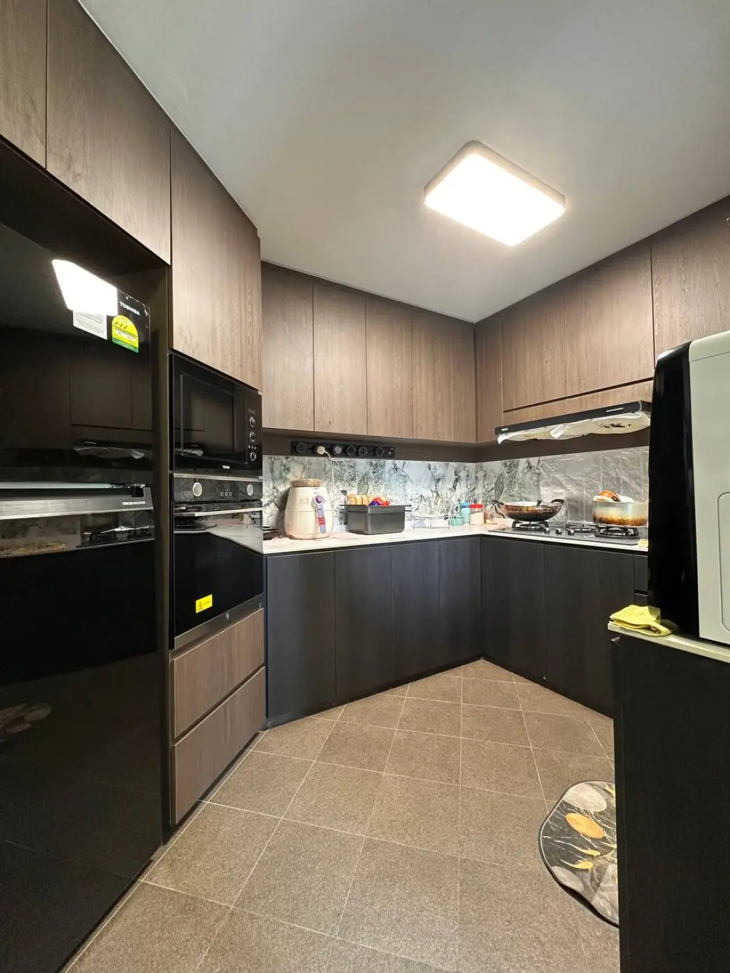 Intrinsic Design - Modern / Contemporary - Kitchen - Resale HDB - $40,000