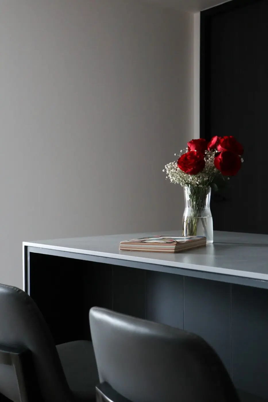 Empyrean Design Studio - Black & White - Island - New HDB - $60,000