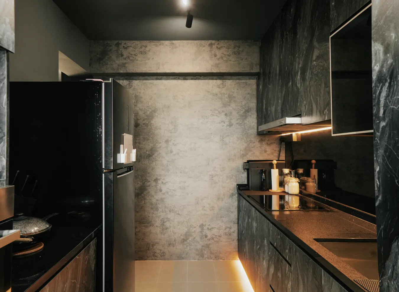 Redefine Interior Design - Luxury / Glamorous - Kitchen - Resale HDB - $60,000