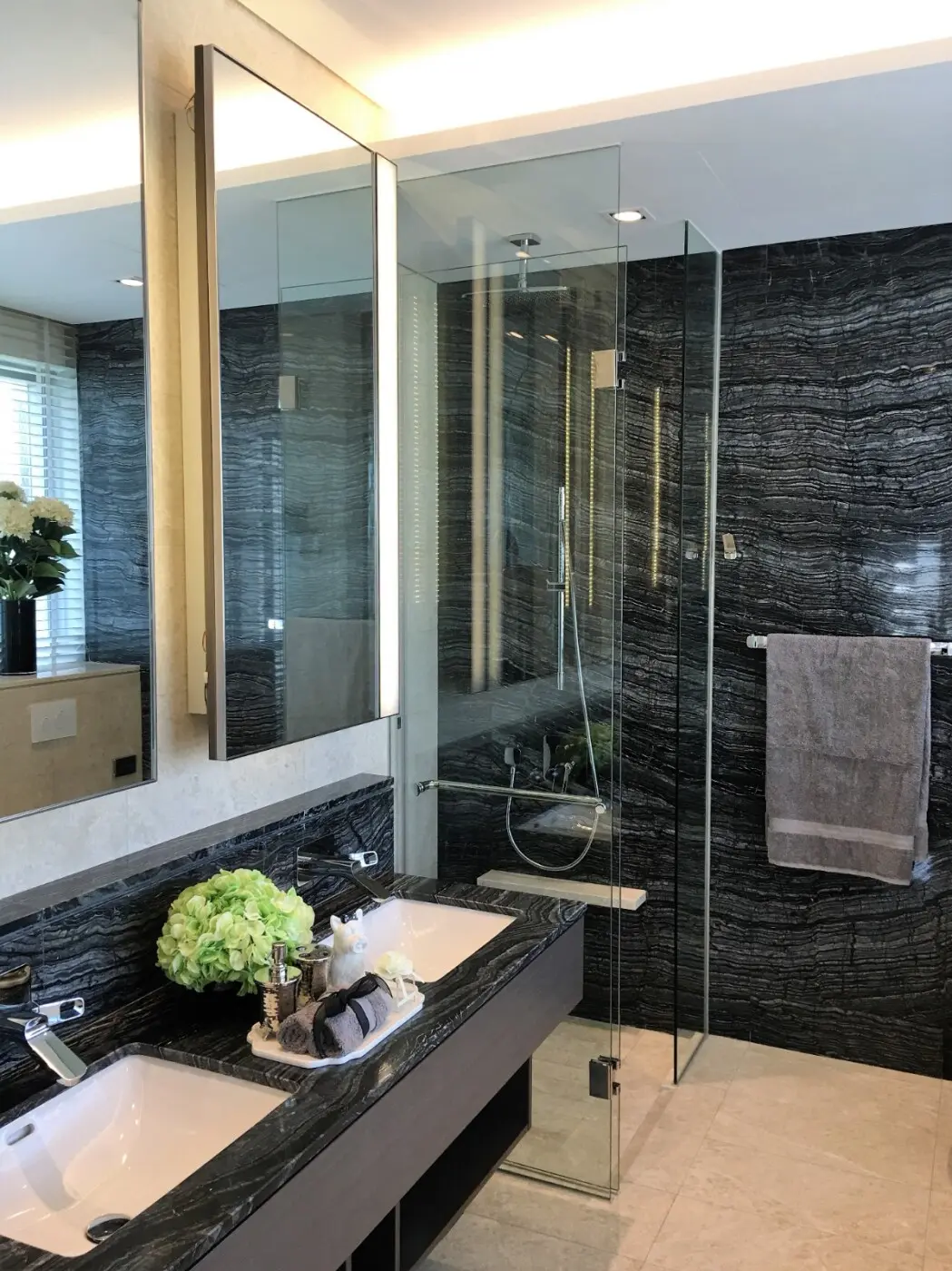 Supaspace Pte Ltd - Luxury / Glamorous - Master Bath - Resale Condo - $378,000