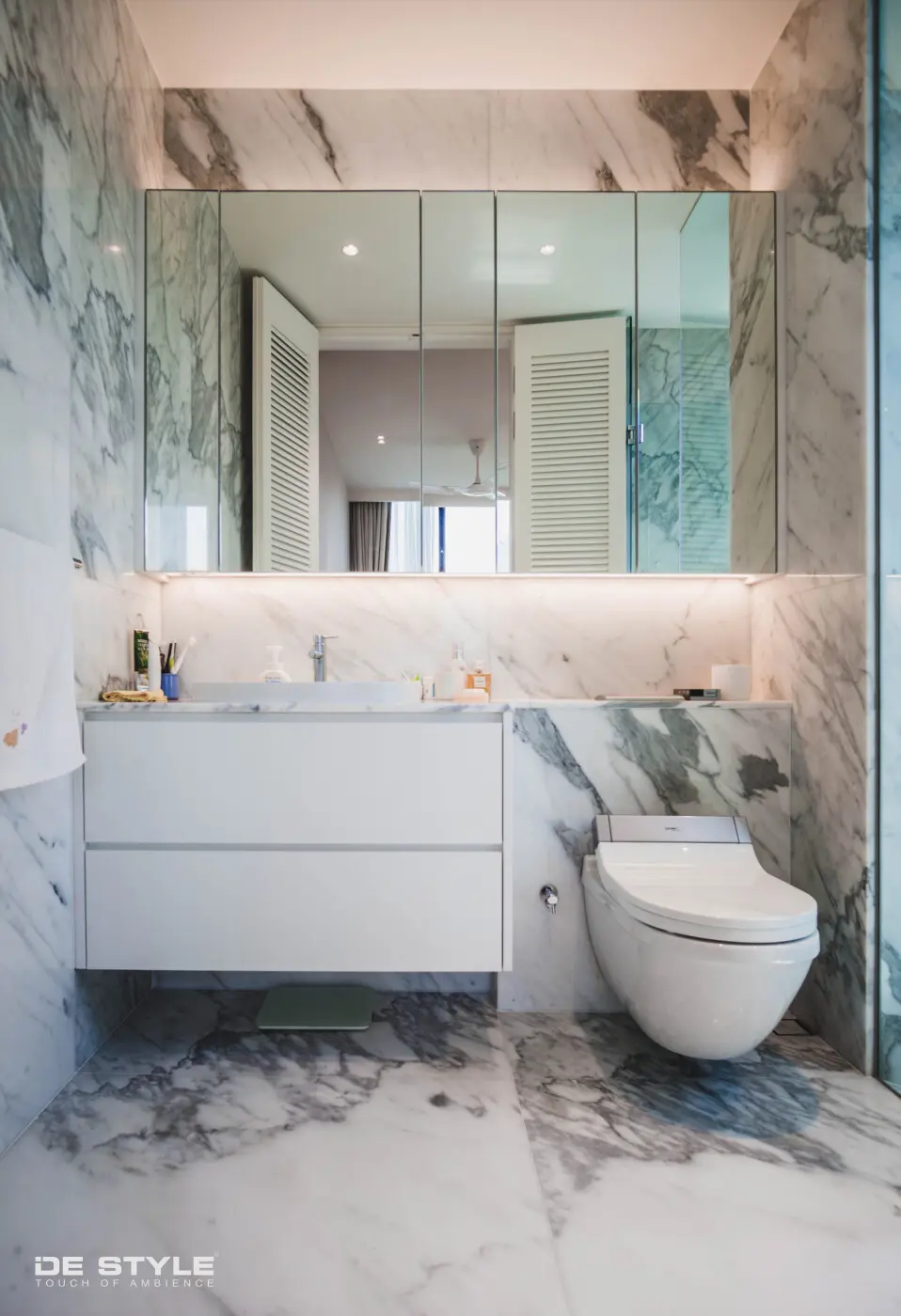 De Style Interior - Modern / Contemporary - Bathroom - New Condo - $220,000