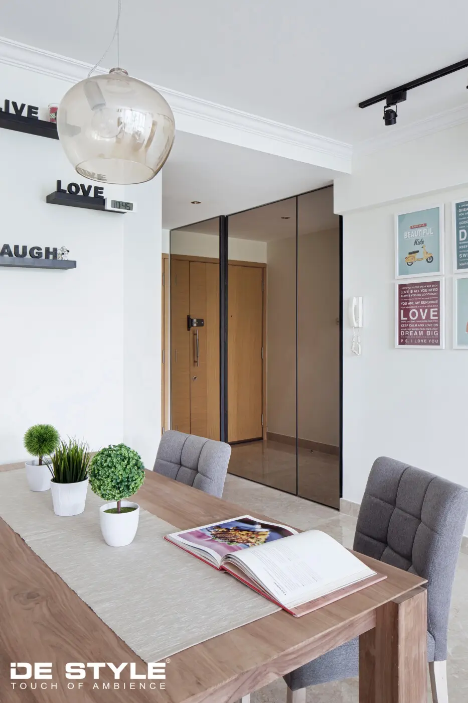 De Style Interior - Minimalistic / Scandinavian - Dining, Foyer - Resale Condo - $50,000