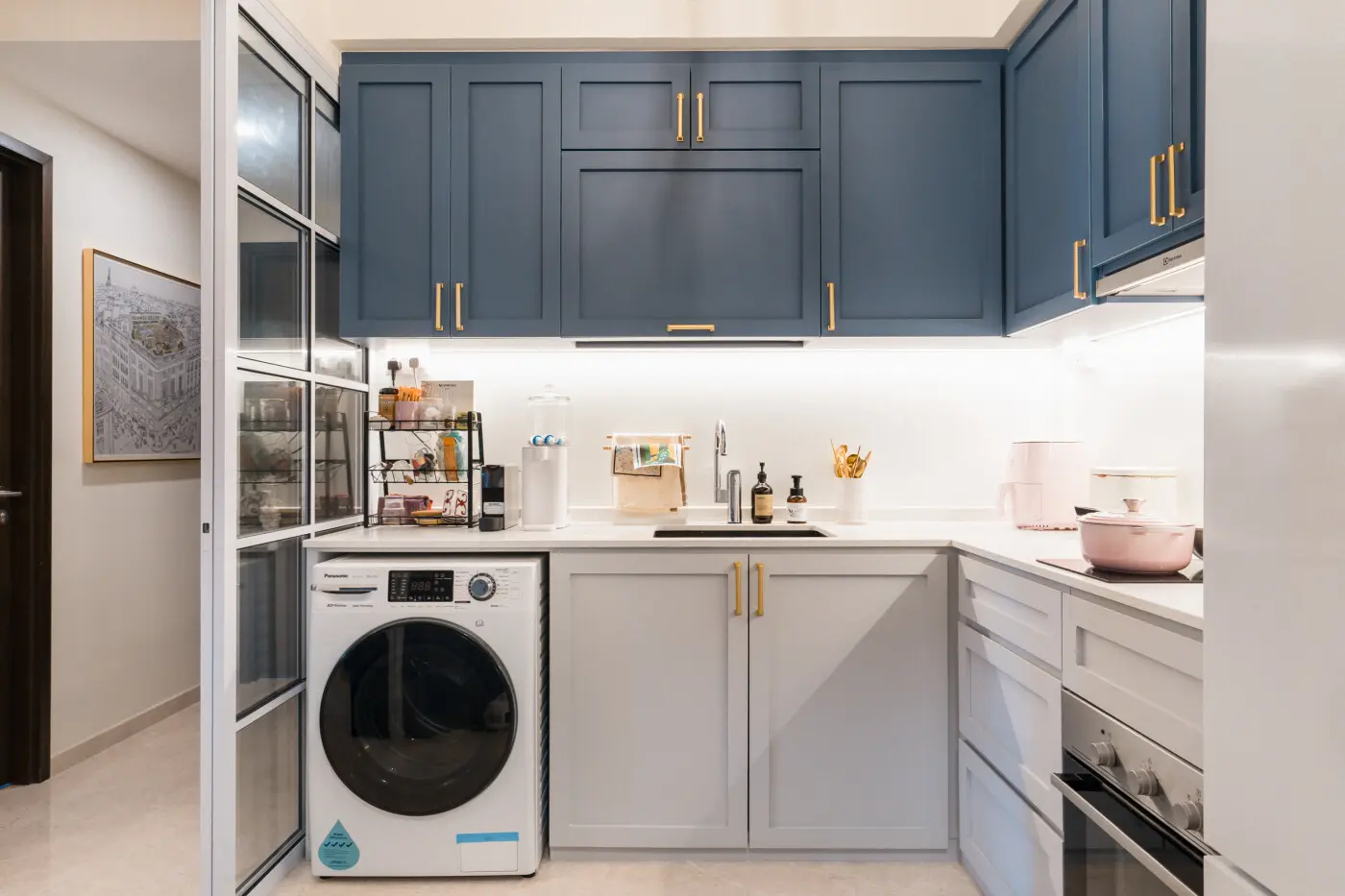 Interior Artist - Modern / Contemporary - Kitchen - Resale Condo - $43,000