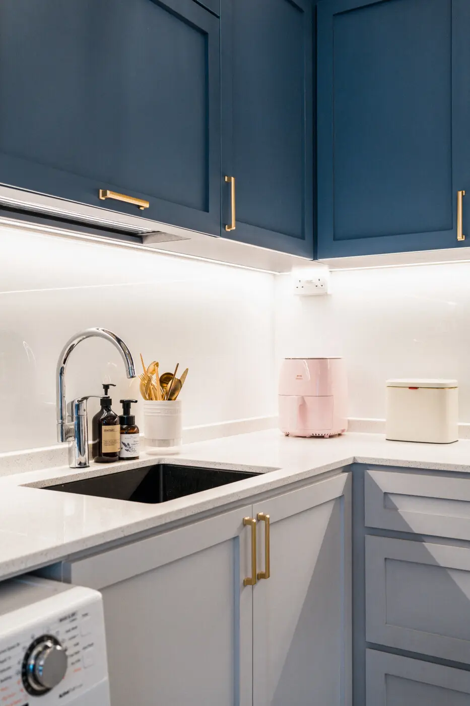 Interior Artist - Modern / Contemporary - Kitchen - Resale Condo - $43,000