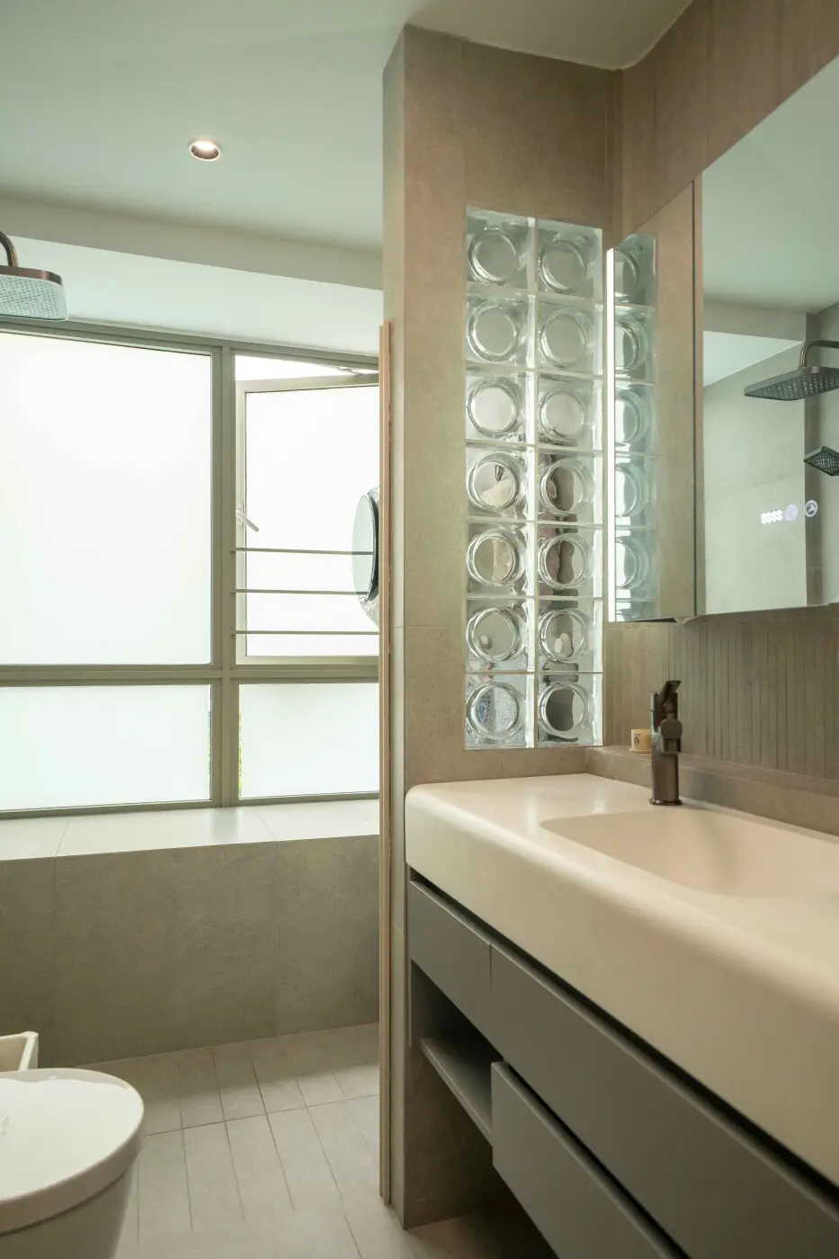The Real Design - Retro / Vintage - Bathroom - Resale Condo - $80,001