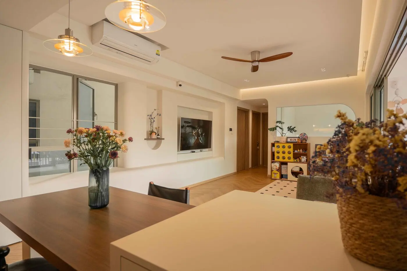 The Real Design - Retro / Vintage - Living Room - Resale Condo - $80,001