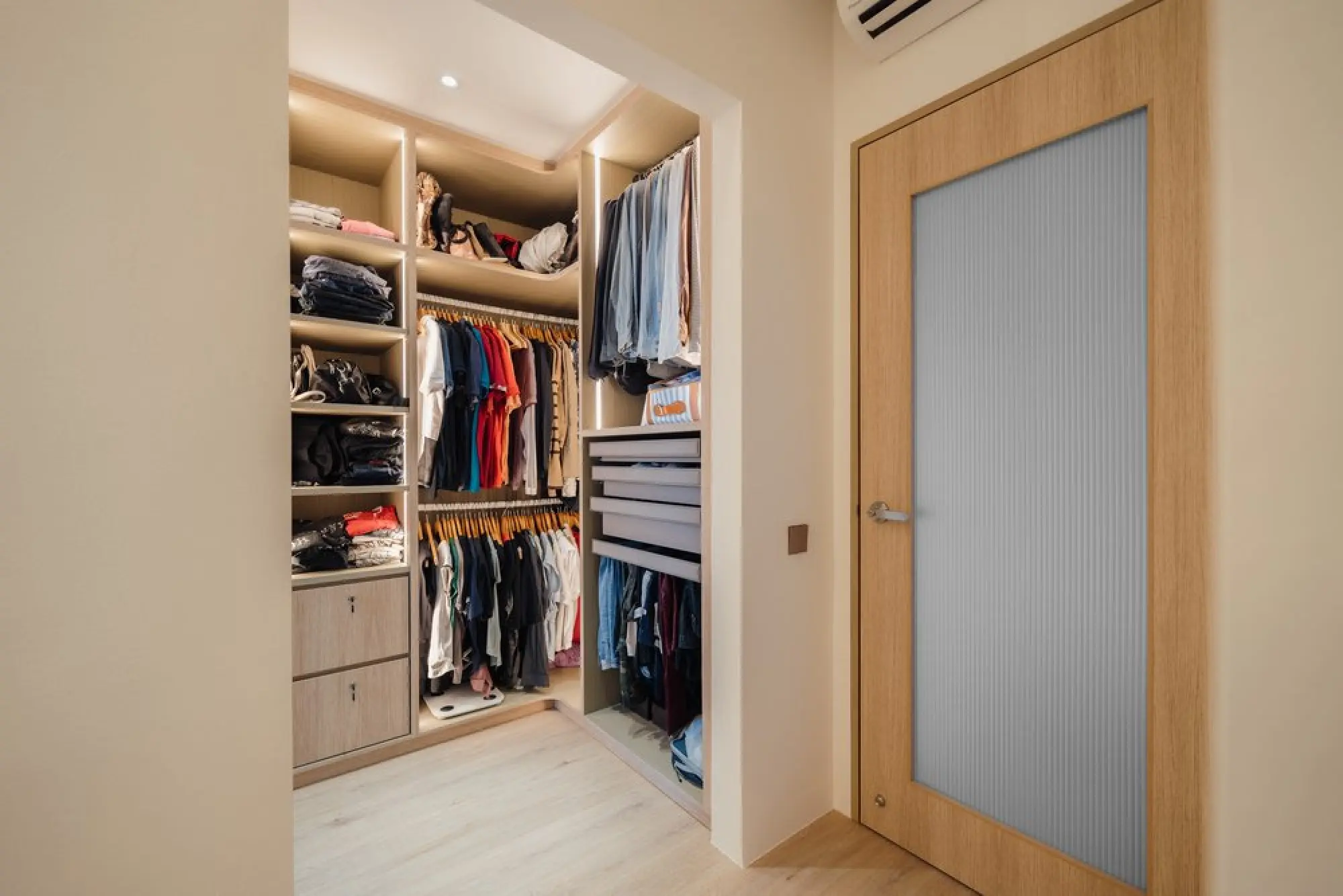 Ngieng Spatial Design - Minimalistic / Scandinavian - Room 1 - Resale Condo - $130,000