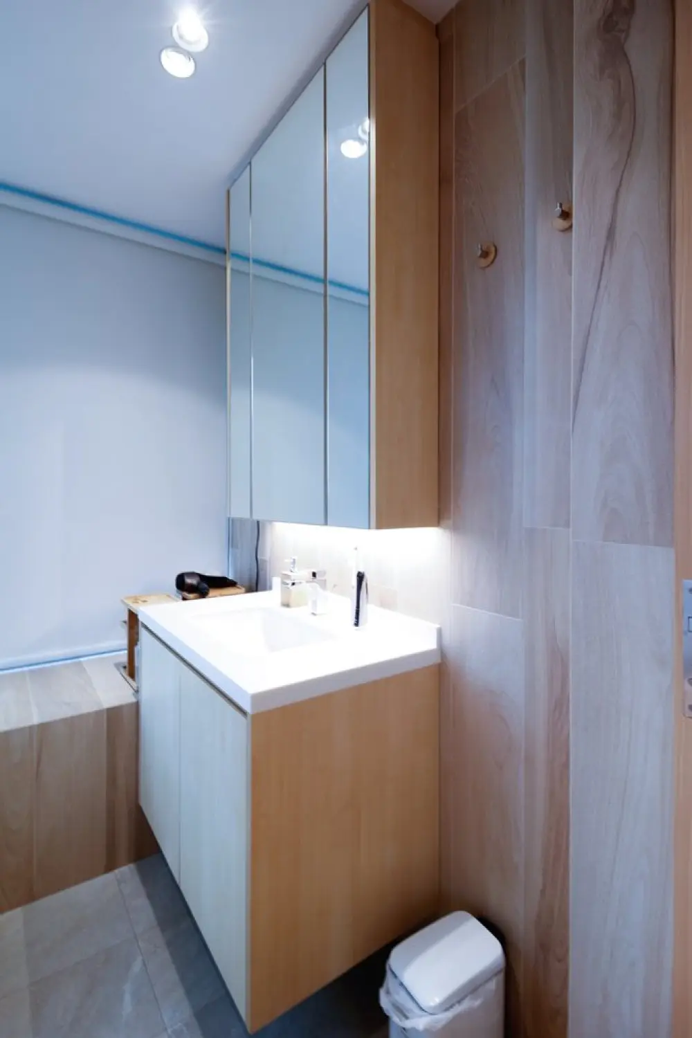 Ngieng Spatial Design - Minimalistic / Scandinavian - Bath 1 - Resale Condo - $110,000