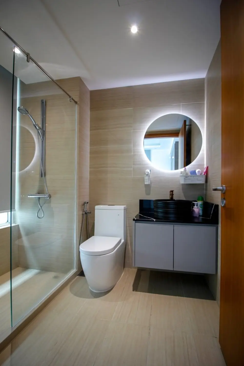 Ngieng Spatial Design - Luxury / Glamorous - Bath 2 - Resale Landed - $185,000