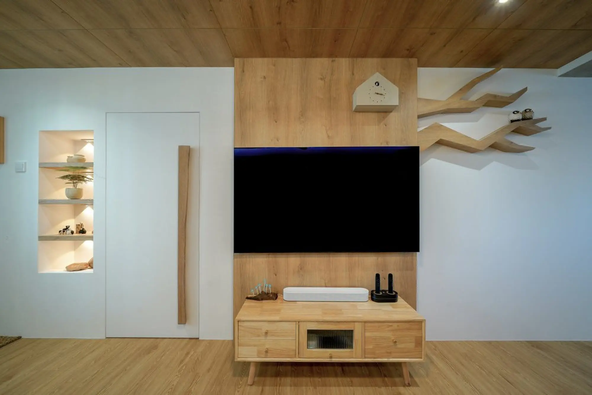 Ngieng Spatial Design - Minimalistic / Scandinavian - Living Area - Resale HDB - $120,000